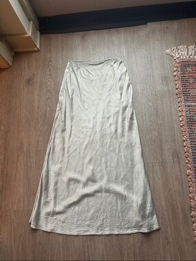 Silky Bias Maxi Skirt - Light Silver